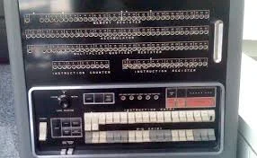 🖥️ 3. IBM 701 – 1952