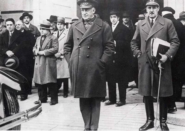 DIMISIÓN DE PRIMO DE RIVERA