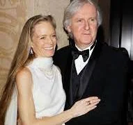James married Suzy Amis