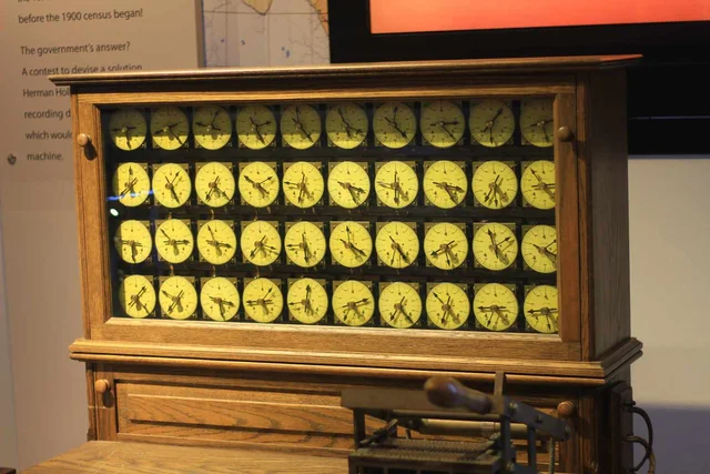 The Hollerith Machine: Punched Card Calculator