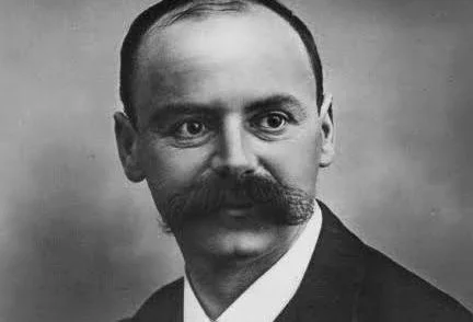 Schwarzcshild begins work on the Field Equations