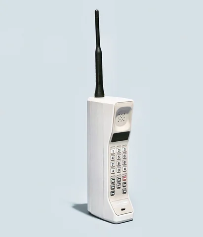 Primer Móvil Portátil "El Ladrillo"