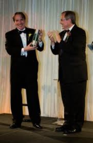 RECIBE LINUX TORVALDS PREMIO NOKIA FOIUNDATION