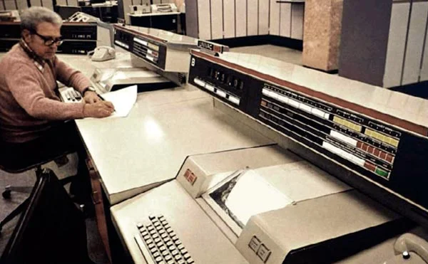 1. Orígenes del Internet (décadas de 1950 - 1970)