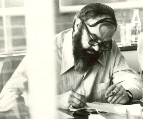 Stafford Beer aplica la TGS a la cibernética organizacional