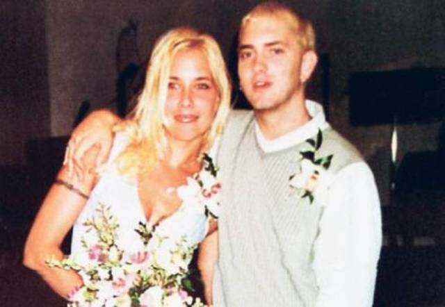 Marshall attends Lincoln High and begins dating Kim Scott