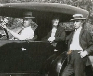 Ada marries Edward G. Weeks in Peoria IL.