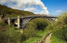 IRON BRIDGE (PRIMER PUENTE DE HIERRO)