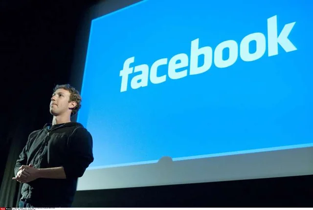 Lanzamiento de Facebook