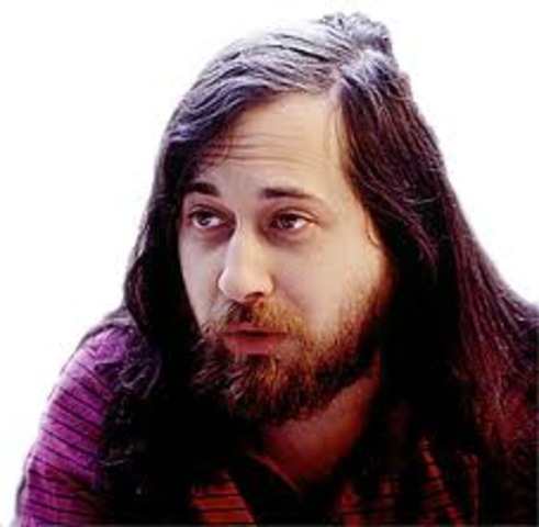 1983: Richard Stallman crea el proyecto de GNU con el objetivo de crear un sistema operativo libre.