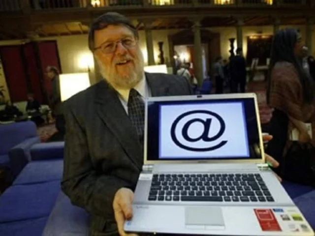 PRIMER CORREO ELECTRÓNICO
