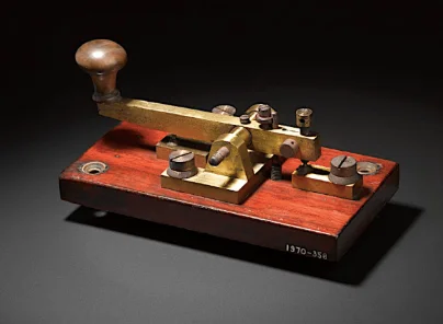 Joseph Henry construyo el primer telegrafo