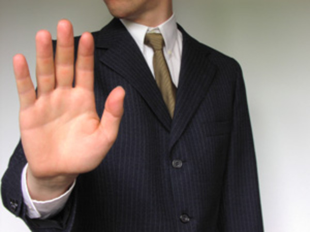 imponer restricciones a los usuarios