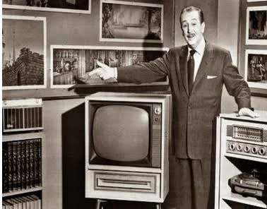 La radio y la televisión.