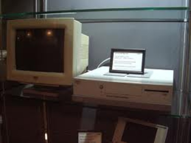 SU PRIMERA COMPUTADORA