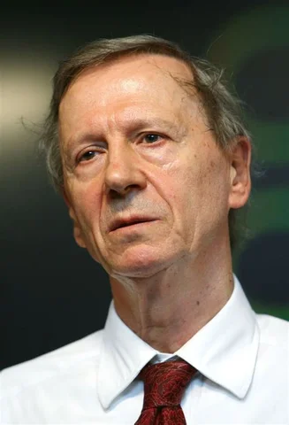 Anthony Giddens (1938-  )
