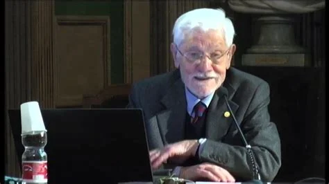 Arnaldo Bagnasco (1939-  )