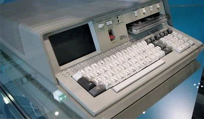 Se lanzó la primera calculadora de escritorio y el desarrollo de Fortran, el primer lenguaje de programación de alto nivel.