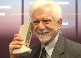 Motorola DynaTAC, primer móvil portátil