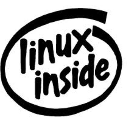 2001: En enero, se libera la serie 2.4 del núcleo Linux. El núcleo Linux ahora soporta hasta 64 Gb de RAM, sistemas de 64 bits, dispositivos USB y un sistema de archivos journaling.