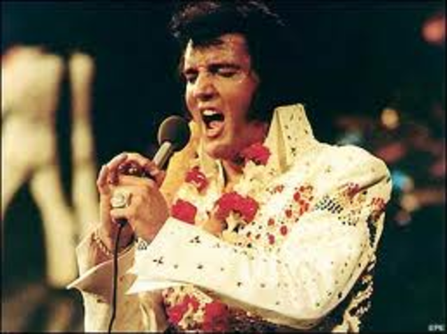 elvis presley dies