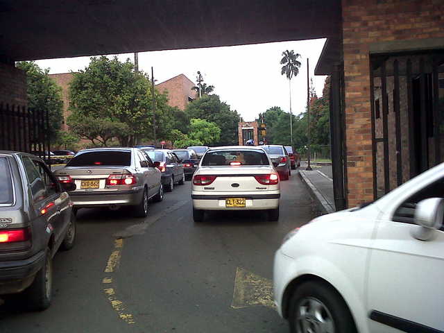Entrando a la Pontificia Universidad Javeriana Cali