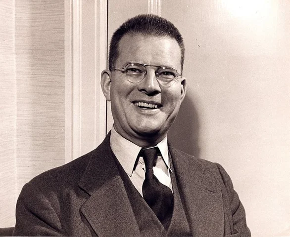 W. Edwards Deming publica Out of the Crisis