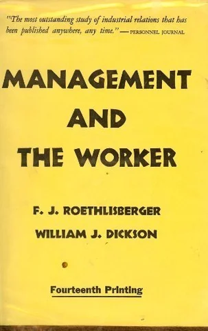 Publicación de "Management and the Worker"