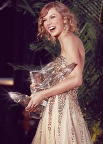 Won CMA entertainer of the year award