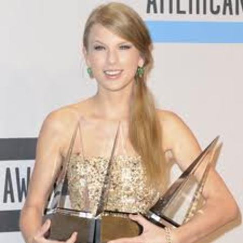 Performed at AMA's.Nominated for "Favorit Country Female Artist"