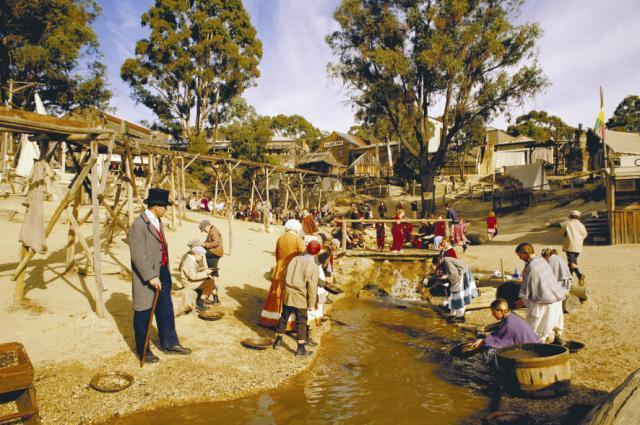 Gold discovered in Australia