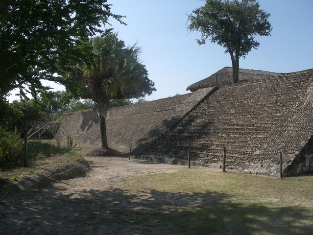 Totonacs helped Cortes build La Villa Rica de la Vera Cruz(The Rich Town of the True Cross)