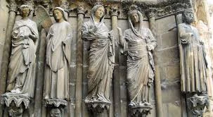 Heiligenbeelden in het Koningsportaal van Notre-Dame de Chartes