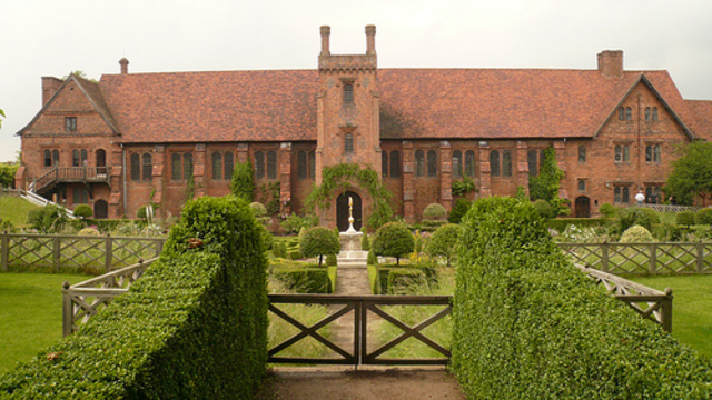 Elizabeth got the news of Mary's death