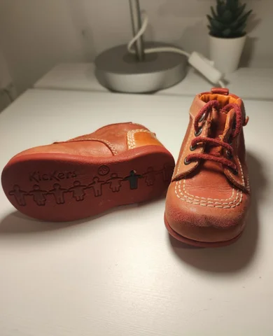 Les sabates amb les que vaig aprendre a caminar