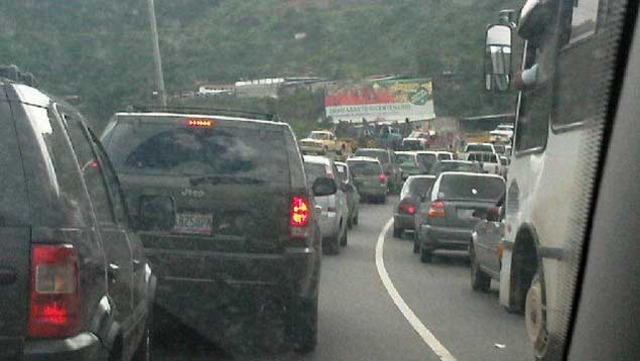 16 heridos en choque en Tazón