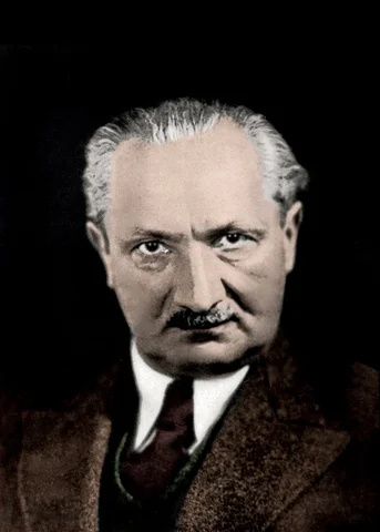 Martin Heidegger (1889 - 1976)
