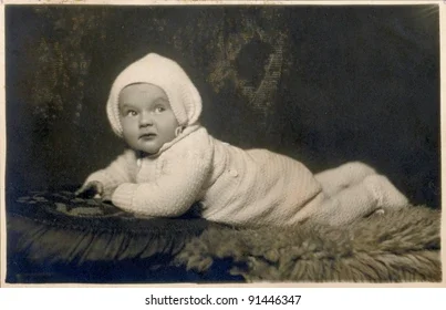 Maria Irene Fornes is born