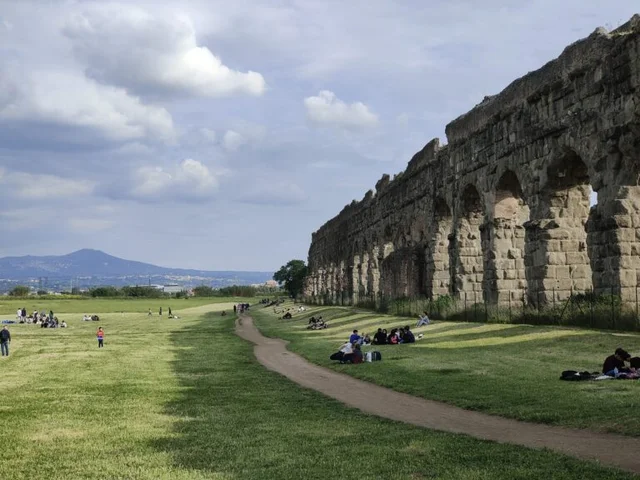 Via Appia e Acquedotto