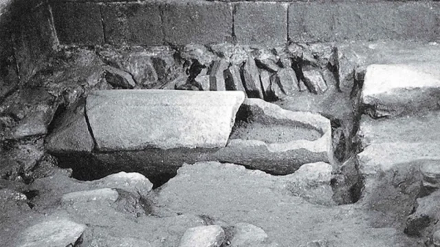 Descubrimiento de la tumba del Apostol Santiago (815)