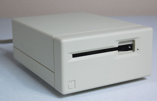 Macintosh External Disk Drive (400K)