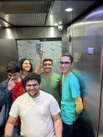 Estando contenta con las amistades que construí