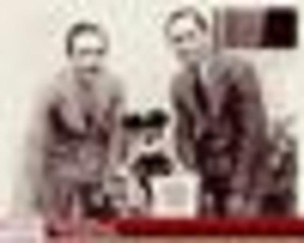 Walt Disney moves to California