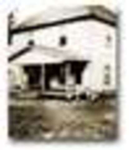 The Disney Family moves from Chicago to Missouri