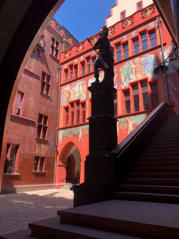 Obtiene su maestría a los 16 años