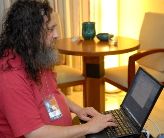 Inicia el proyecto GNU