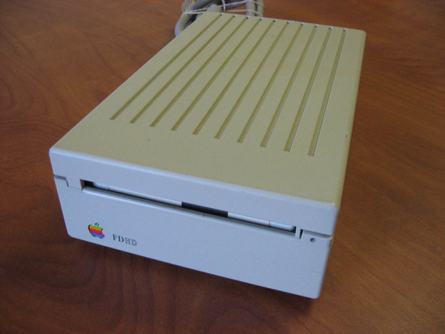 Apple FDHD SuperDrive