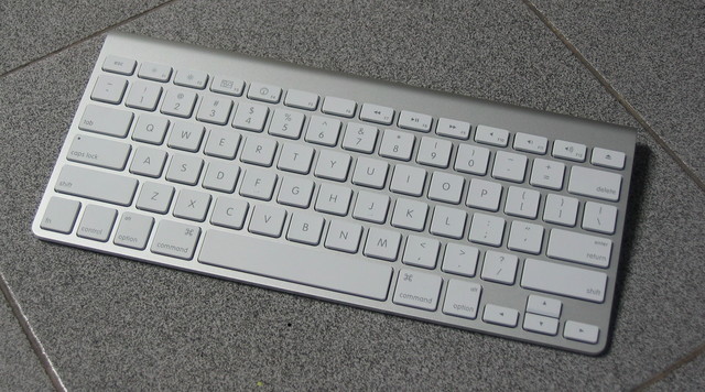 Apple Keyboard (short)