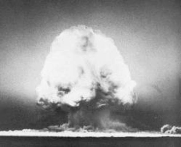 United States explodes the world's first nuclear weapon
