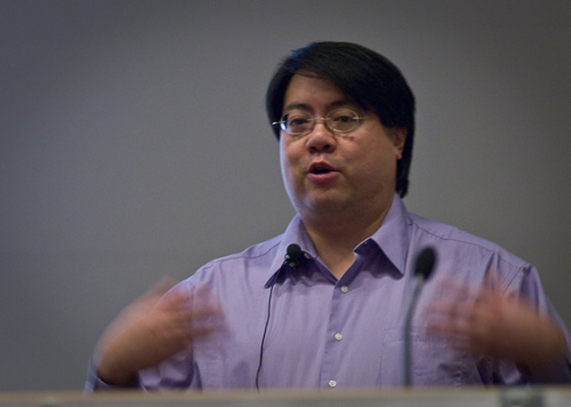 Linux es descargado por Theodore Y. Ts'O